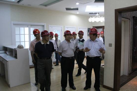 青海省經(jīng)濟(jì)委員會(huì)黨組書記、主任，省國(guó)資委  黨委副書記、副主任吳海昆實(shí)地考察物產(chǎn)集團(tuán)重點(diǎn)項(xiàng)目