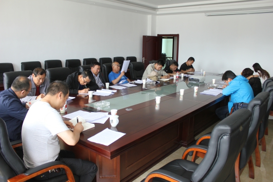 臨空開投支部召開黨員（擴大）專題學(xué)習大會