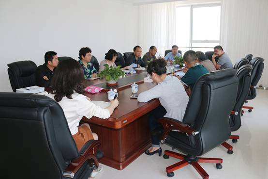 省商務廳副廳長朱小青協(xié)同西寧海關、省檢驗檢疫局一行深入企業(yè)就保稅物流中心封關運營