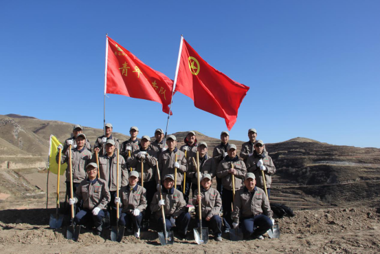 有一種奉獻(xiàn)叫&ldquo;五四精神&rdquo;，有一種擔(dān)當(dāng)叫&ldquo;青年突擊隊(duì)&rdquo;